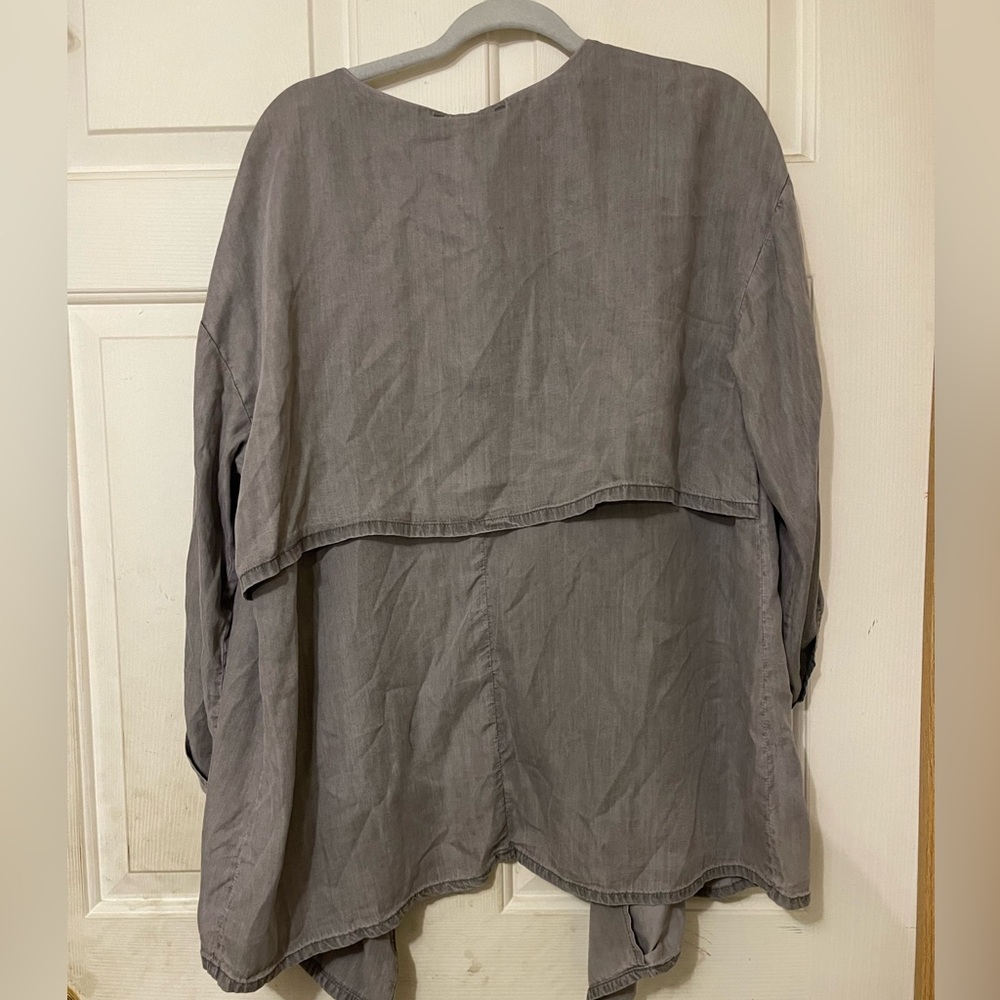 Intro. Gray Lightweight Waterfall Open Front Shaw… - image 7